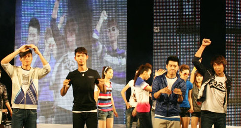 �x��Ь�����\Ʒ�Ə��w���������D׃