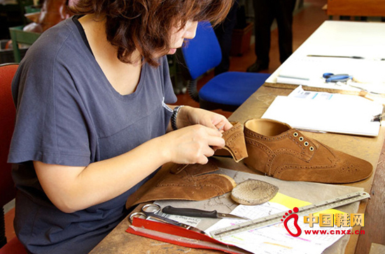 英國潮鋪Superdenim探訪老牌制鞋廠Tricker's