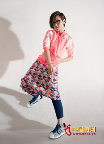 adidas Originals�y���ܹP������ȫ��MV<�A��>