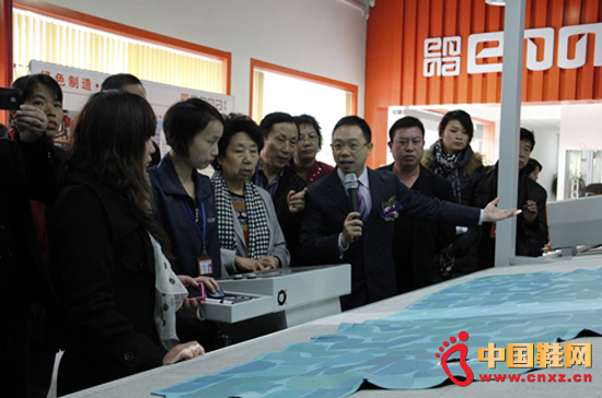 ������CEO����e��B�۬�Ь�C