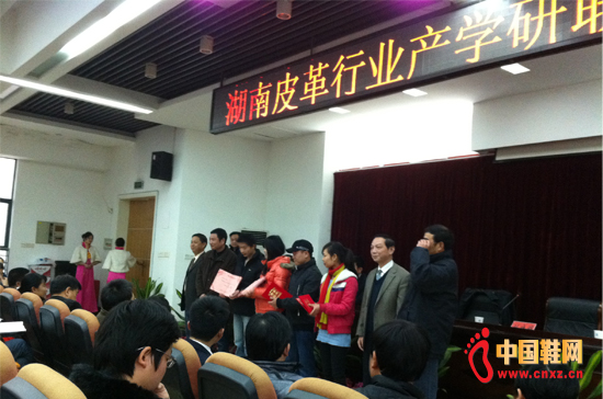 ���Čá��섓(chu��ng)����ŮЬ�O(sh��)Ӌ��ِ�C�������R�����W(xu��)���C��