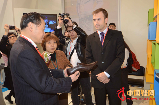 �䡰�Ї��V�݇��HЬչ���A��܇��