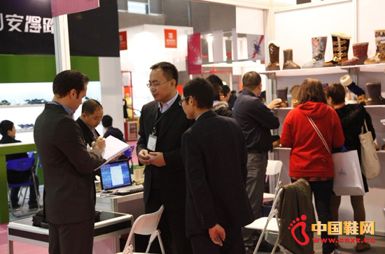 �Ї����HЬչ�F��