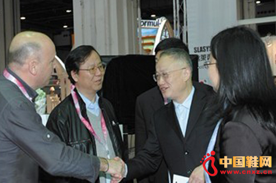 �ڰˌ��Ϻ�����������ͯչ�c�Ϻ����Hͯ�bչ�Ǝ��Ϻ�չ�[����