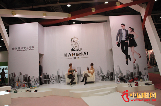 ��Ь�������@����Լ�ϲ�g��Ь