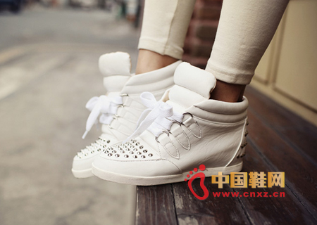 ���������е����eЬ��Ь�^��Ь���������ᔵ��b�