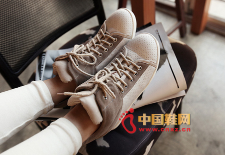 ƴ�ӿ����m��Ь���߶ȵ��_�����ң��������ܸ��_���؄e�����