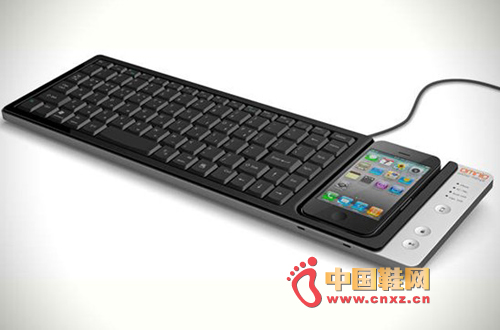 Omnio�Ƴ�WOW-Keys��������IPHONE��TOUCH��Ȼһ�w���I�P