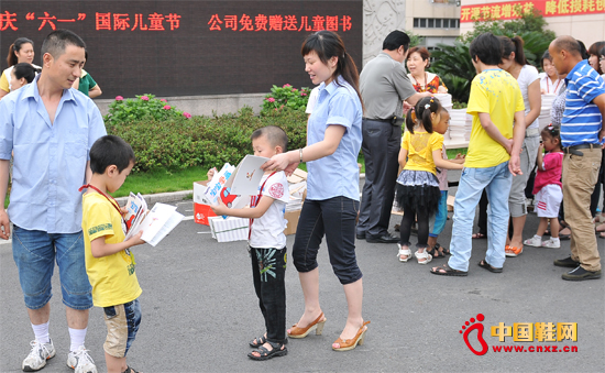 ��һ���F���Ԍ��H�Є��P�ۆT����Ů