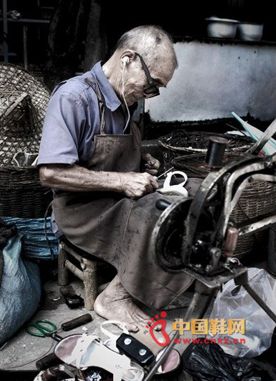 ��Ь����r�� ������8000Ԫ