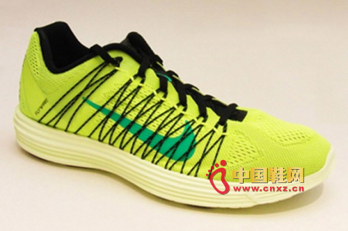 Nike �Ƴ�ȫ��Ь��LunaRacer+ 3