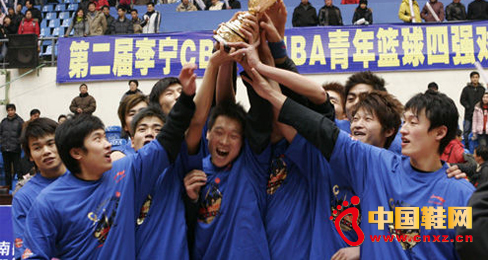 李寧20億元買斷CBA裝備贊助權背后