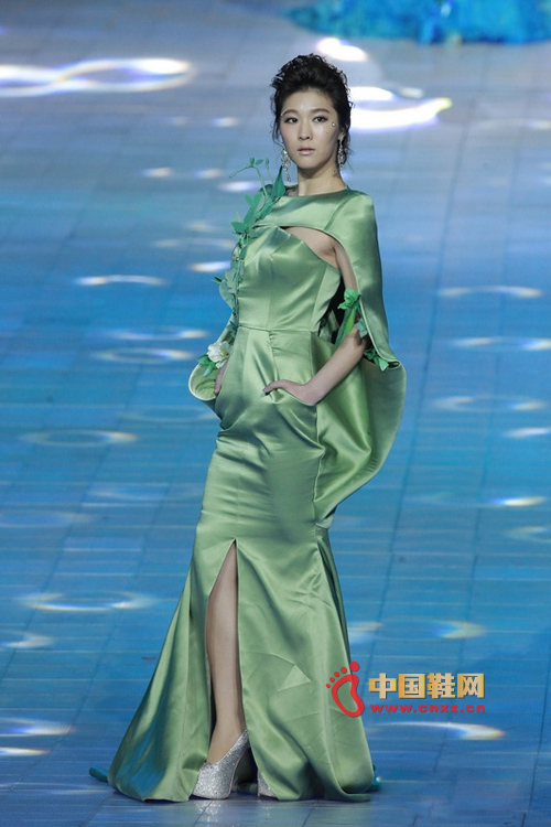 �����Ը��Lȹ��߸�Ь�����Ї��r�д��