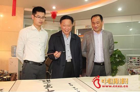 �����l(f��)��ί���������W�R����CAMKIDS