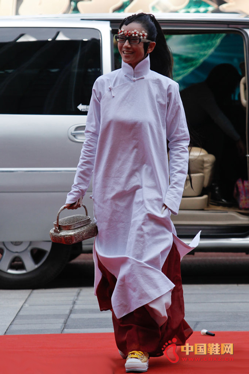 ����Ƽ���ஔ�uί ��ʽ���۴�ƽ��Ь����ʮ��